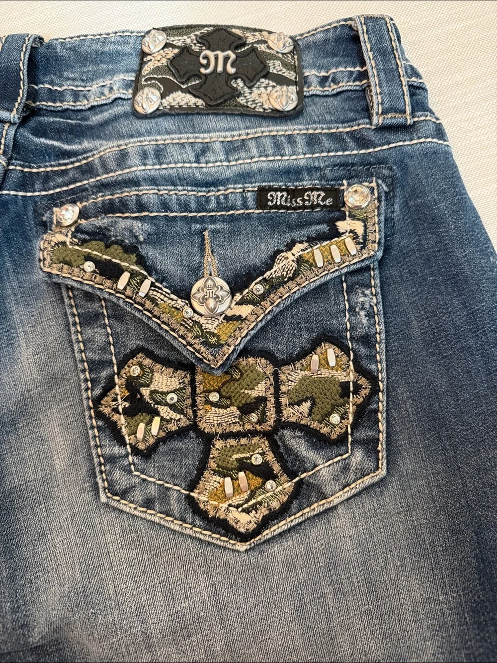 Miss Me Blue Washed Boot Cut Jeans with Contrast Stitching - Picture 5 of 6